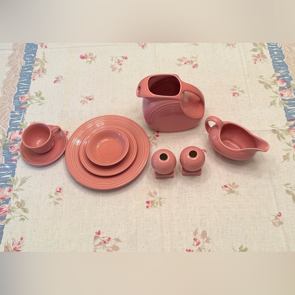 Vintage Fiesta mauve pink set